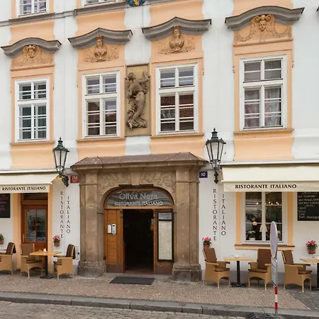 Boris' Old Town Square Апартаменты *