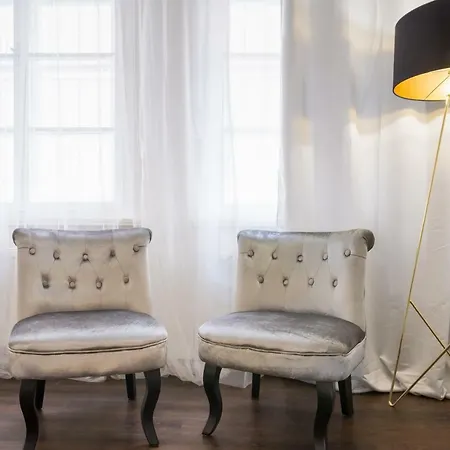 Boris' Old Town Square Appartement *