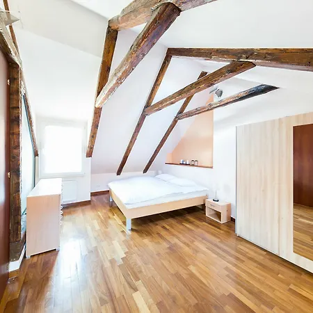 Boris' Old Town Square Appartement